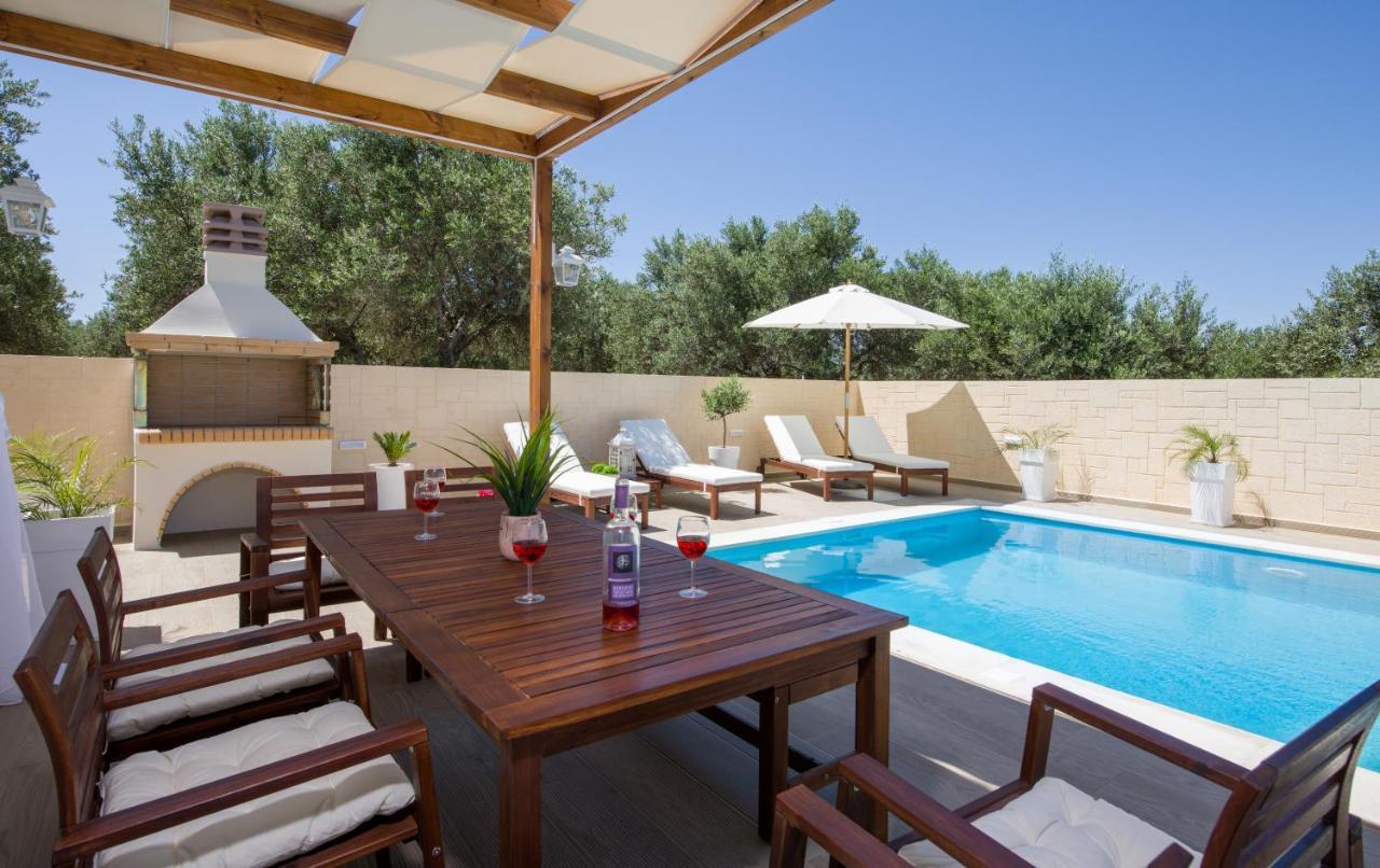 Villa Elisabeth View Gerani  Екстериор снимка