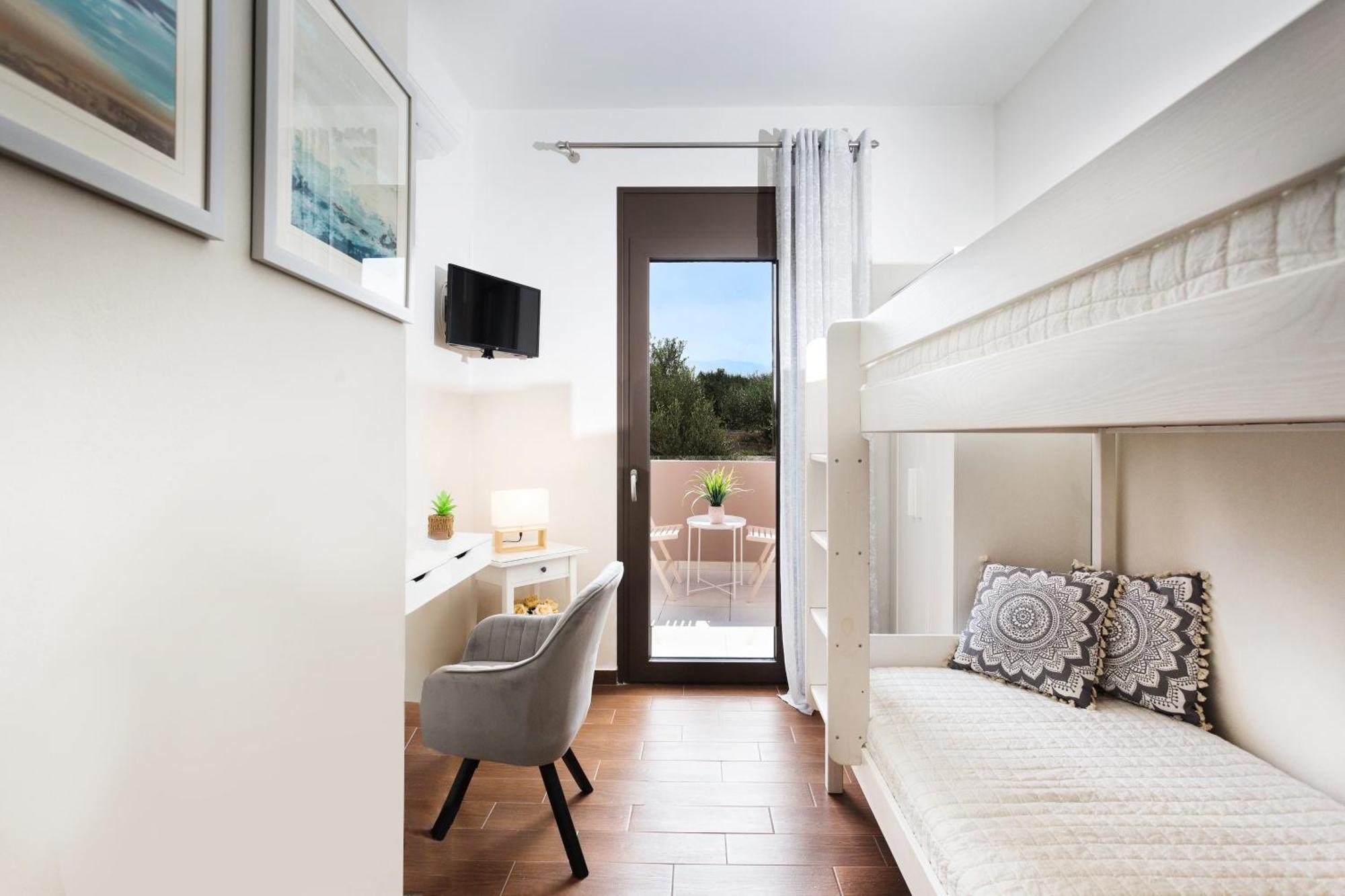 Villa Elisabeth View Gerani  Екстериор снимка